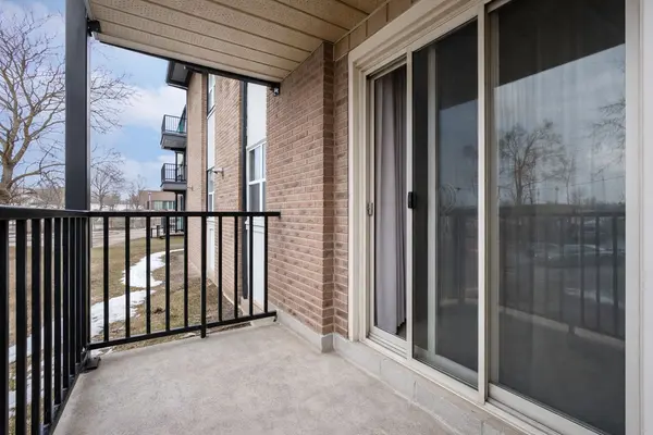 25 COLLEGE ST E #206, Belleville, ON K8P 3A3