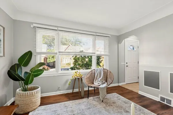 15 East 27th ST, Hamilton, ON L8V 3E6