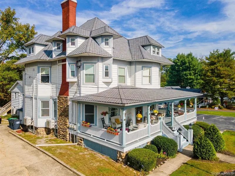 215 Maple AVE, Pine Bush, NY 12566
