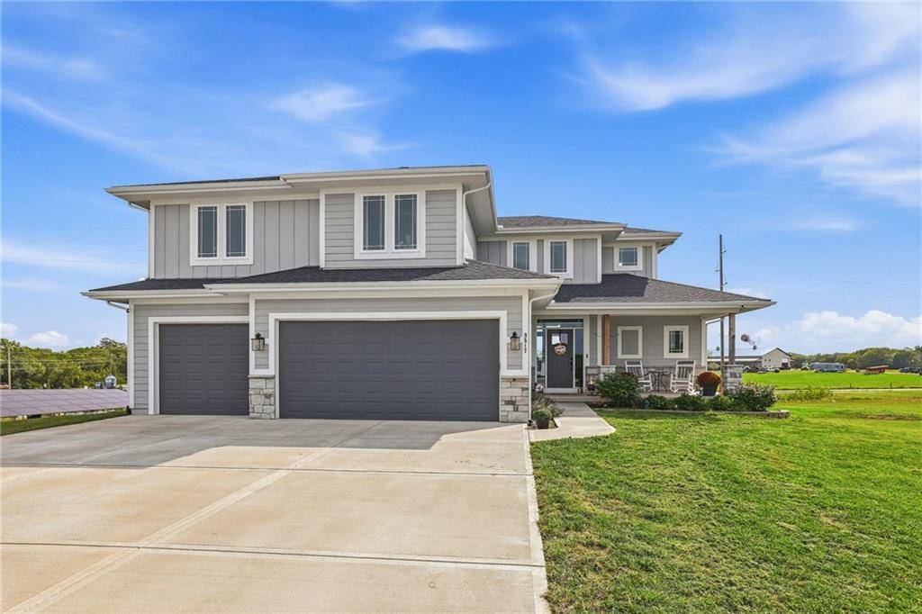 9517 Ingrid ST, De Soto, KS 66018