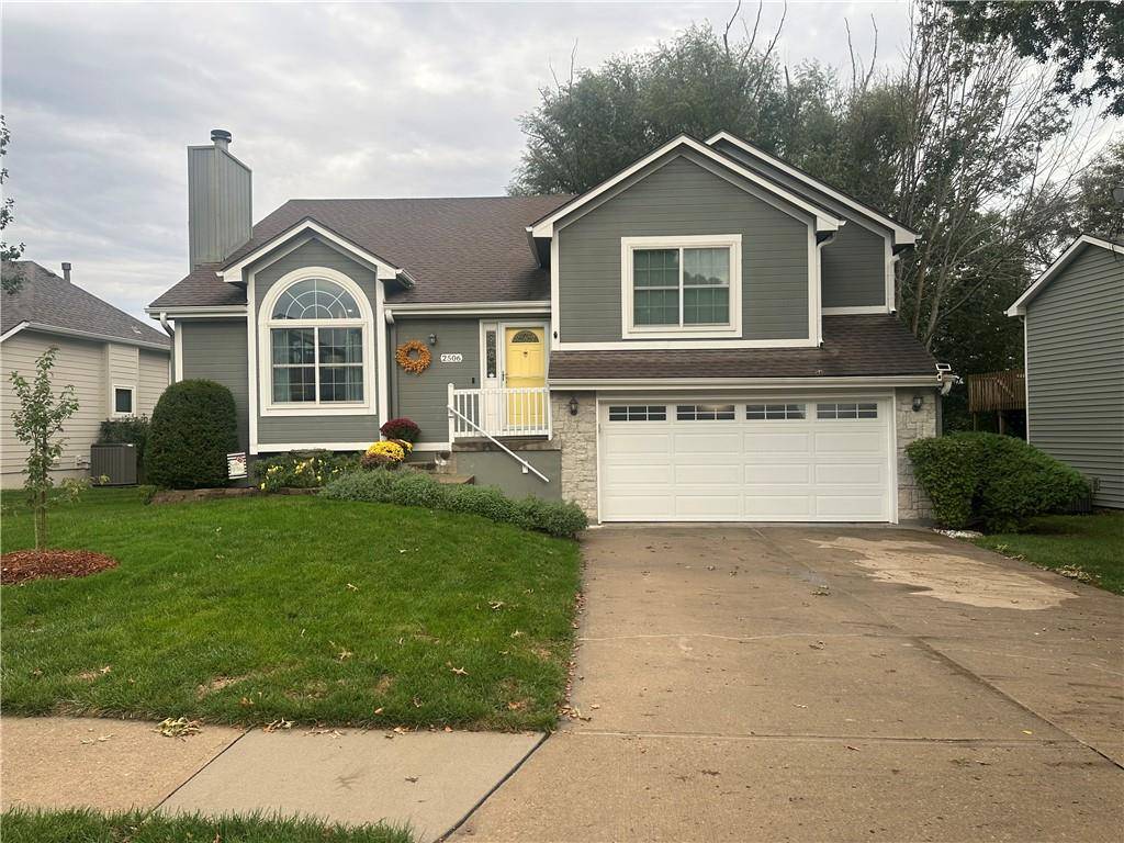 2506 NE Springbrook ST, Blue Springs, MO 64014