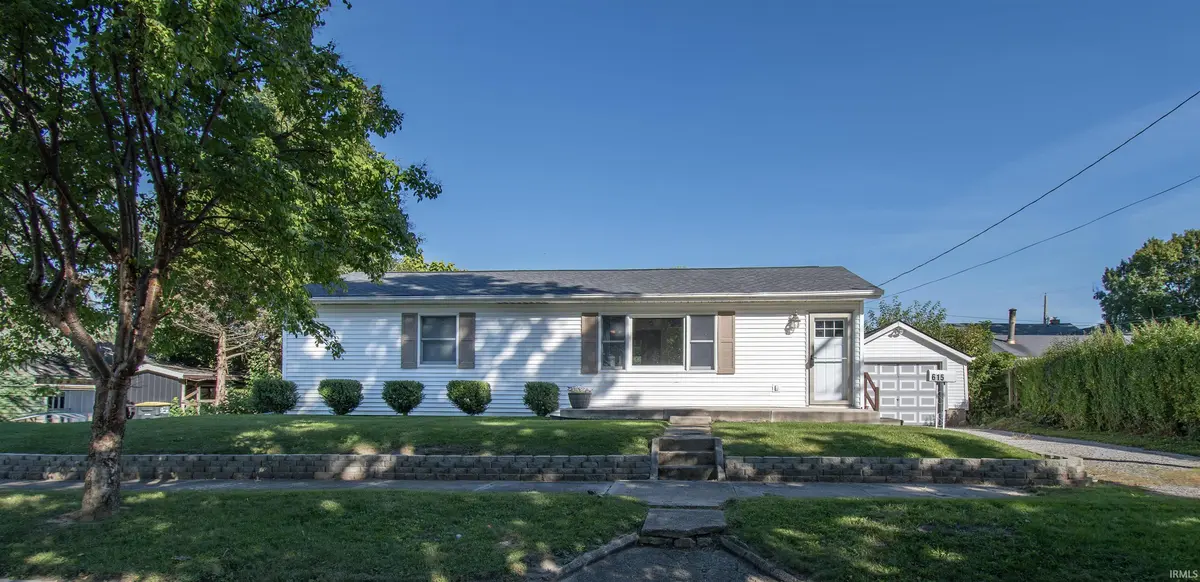 615 S Oak ST, Kendallville, IN 46755-2153