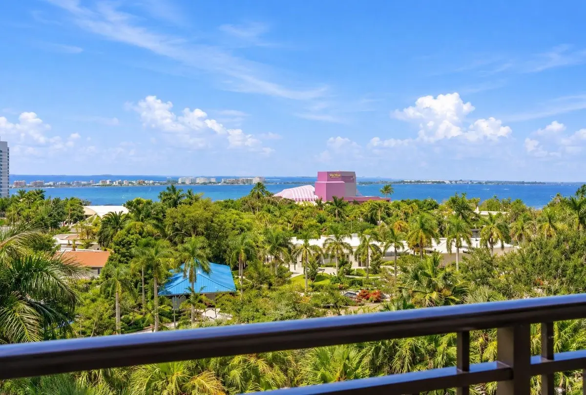 750 N TAMIAMI TRL #517, Sarasota, FL 34236