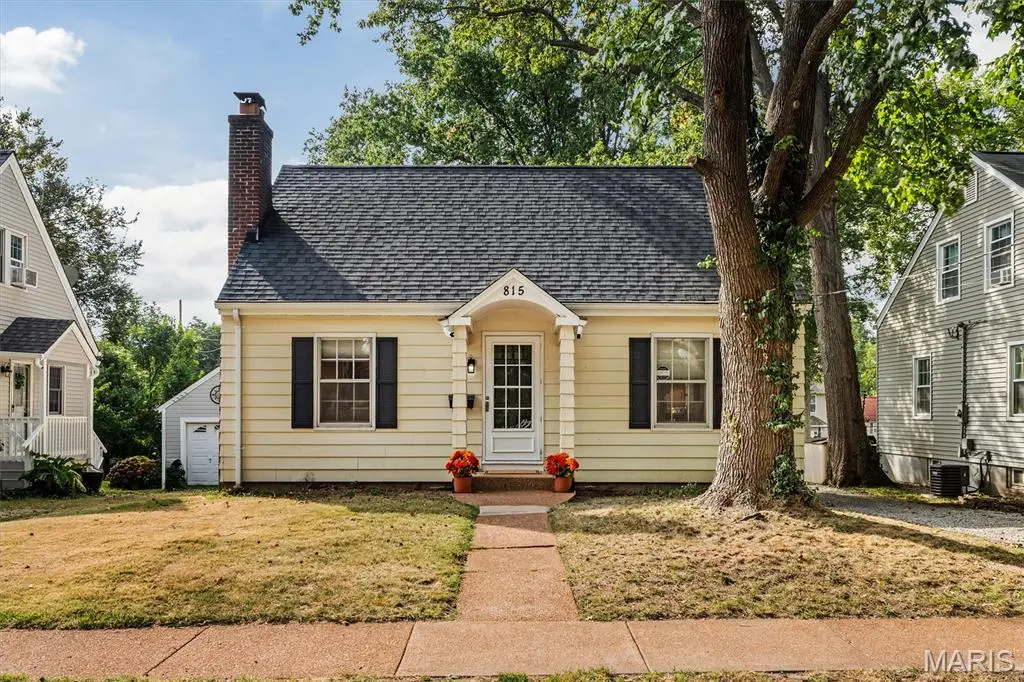 815 Simmons AVE, St Louis, MO 63122
