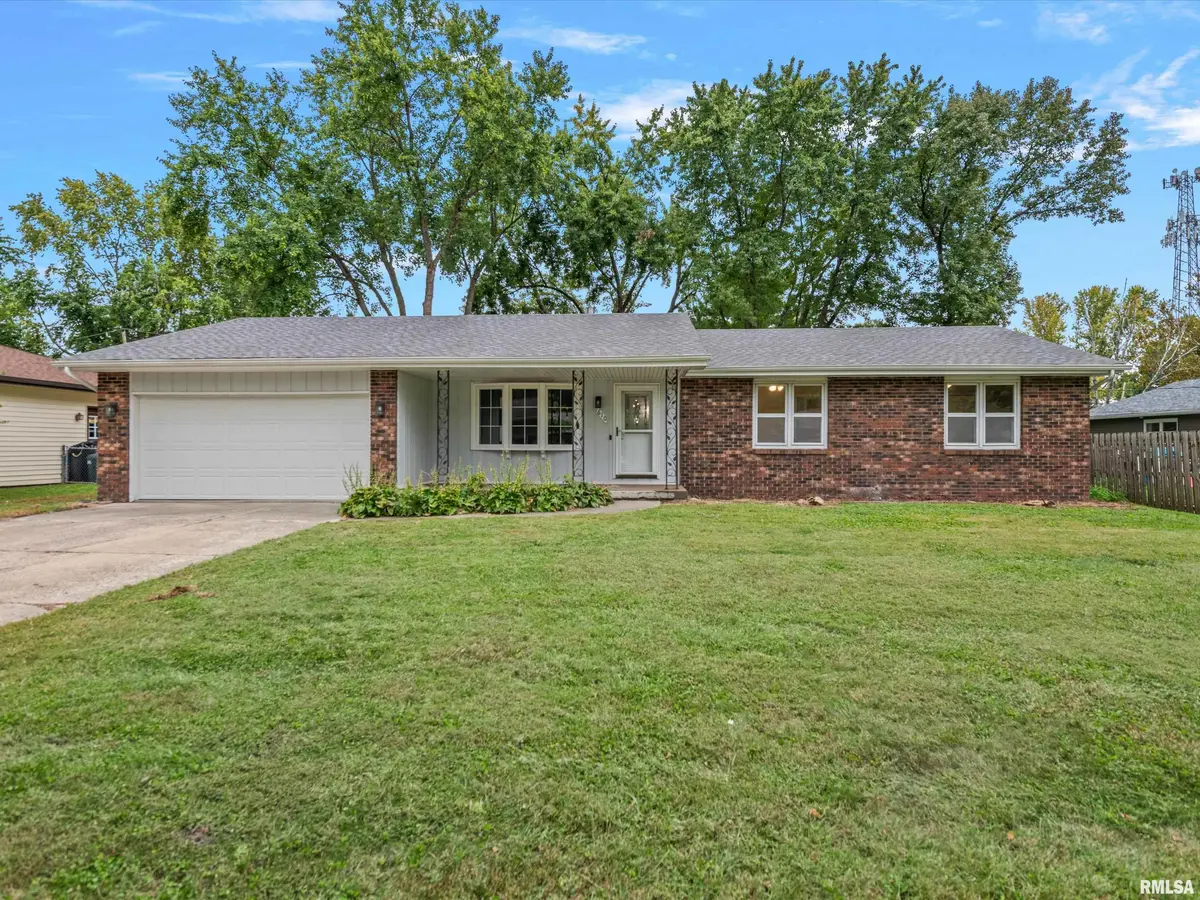 610 EVERGREEN DR, Chatham, IL 62629
