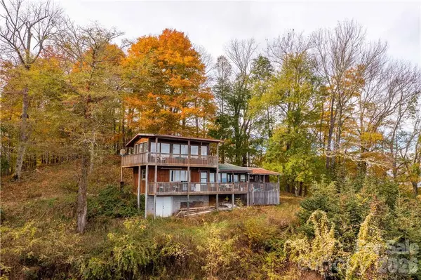 1375 Swing RD, Burnsville, NC 28714