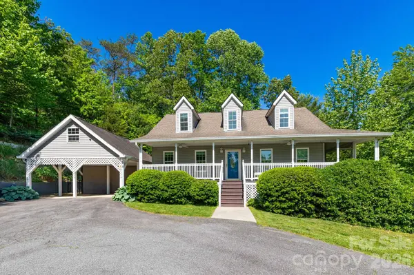 215 Butternut LN, Leicester, NC 28748