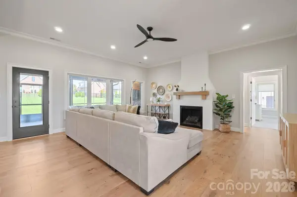 2959 Tavistock LN, Lincolnton, NC 28092
