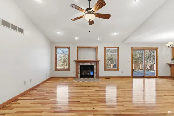 125 Hunter DR, Manhattan, KS 66503