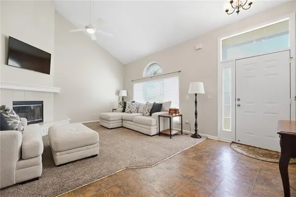 1221 SE Meridian DR, Lee's Summit, MO 64081