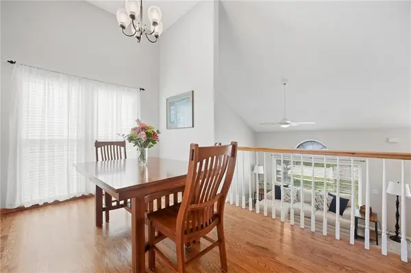 1221 SE Meridian DR, Lee's Summit, MO 64081