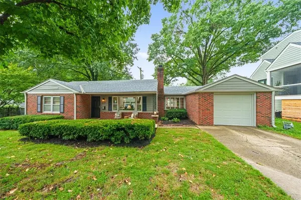 2525 W 50th TER, Westwood, KS 66205