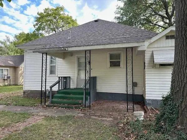 209 S Carbon ST, Girard, KS 66762