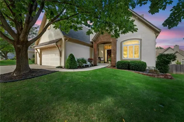 8000 W 154th ST, Overland Park, KS 66223