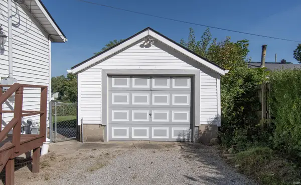615 S Oak ST, Kendallville, IN 46755-2153