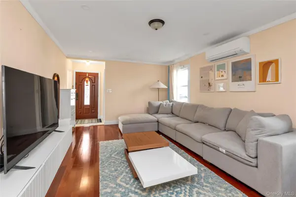 7643 265 ST, New Hyde Park, NY 11040