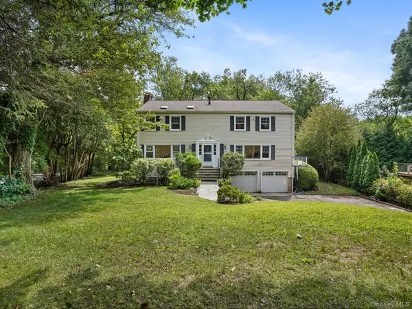 65 Lockwood LN, Greenwich, CT 06878