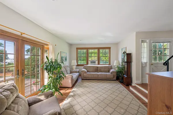6 Turtle Pond RD, Southampton, NY 11968