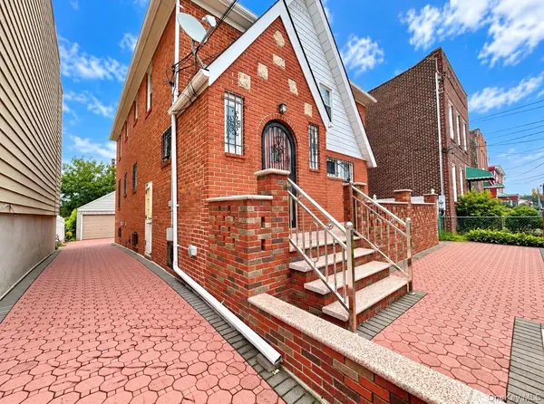52-57 84th ST, Elmhurst, NY 11373