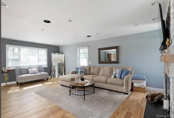 8 Goodwin PL, Northport, NY 11768