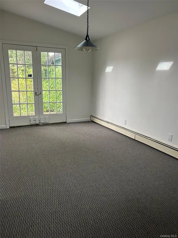 363 N Wellwood AVE, Lindenhurst, NY 11757