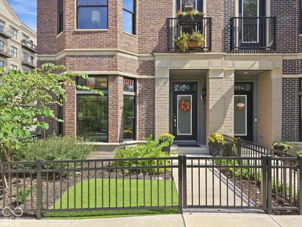 890 Berkhamsted LN, Carmel, IN 46032