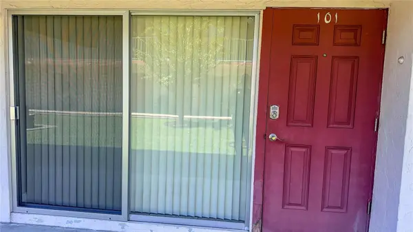 2920 CLARK RD #101, Sarasota, FL 34231