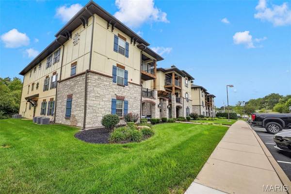232 Bordeaux WAY, St Peters, MO 63376