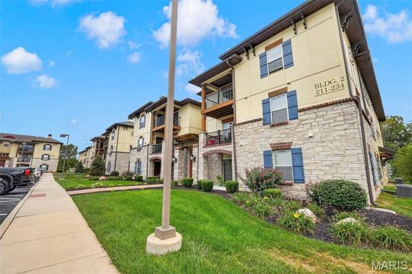 232 Bordeaux WAY, St Peters, MO 63376