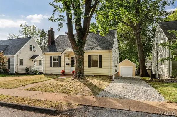 815 Simmons AVE, St Louis, MO 63122