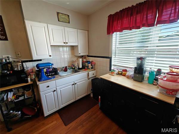 1290 S New Florissant RD, Florissant, MO 63031