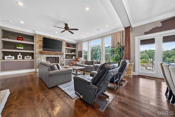 2000 Diehr RD, Wentzville, MO 63385