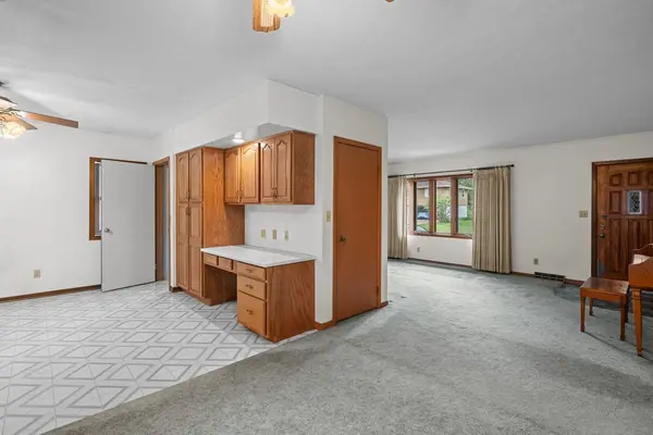 2833 Kelling ST, Davenport, IA 52804