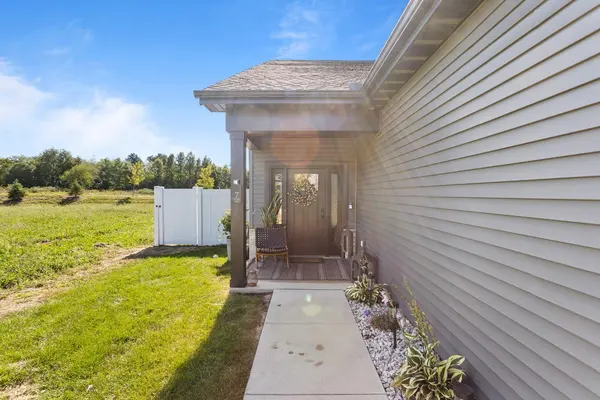 7 Prairie TRL, Monticello, IL 61856