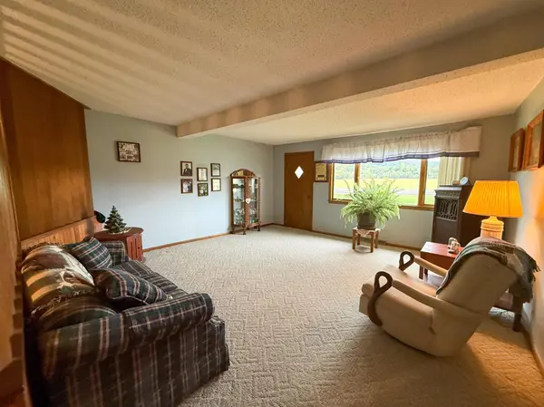 9516 County 4, Houston, MN 55943