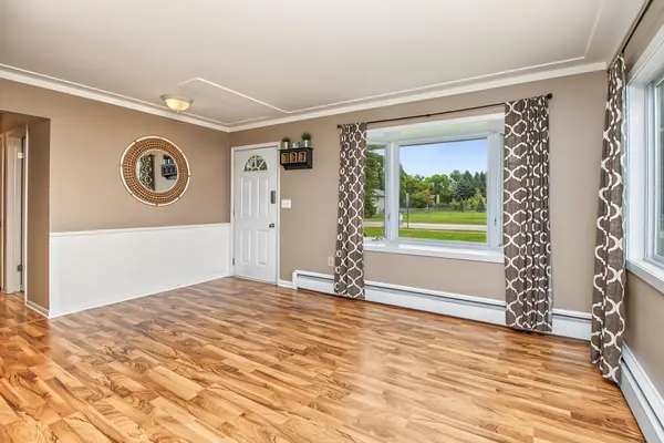 727 Tanglewood DR, Shoreview, MN 55126