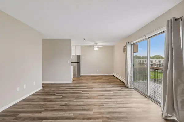 2800 Hillsboro AVE N #307, New Hope, MN 55427