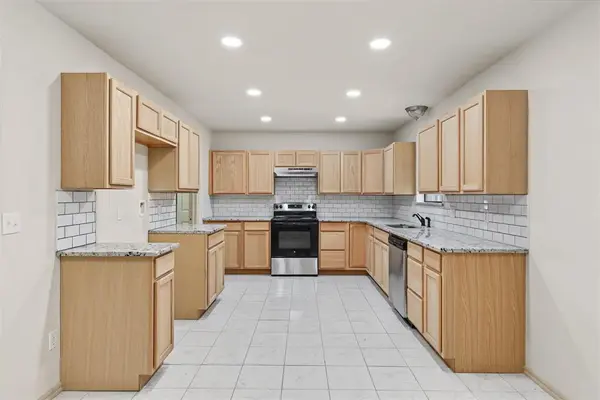 8416 Huckleberry RD, Edmond, OK 73034