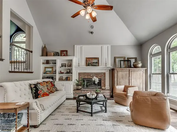 10049 Hidden Hollow LN, Oklahoma City, OK 73151