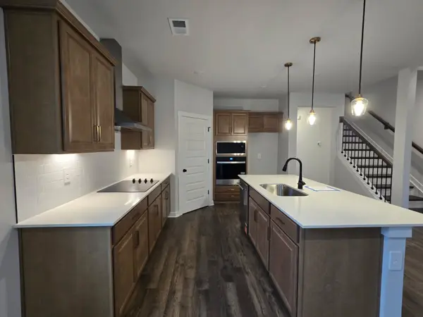 4020 Red Hawk Rd, Columbia, TN 38401