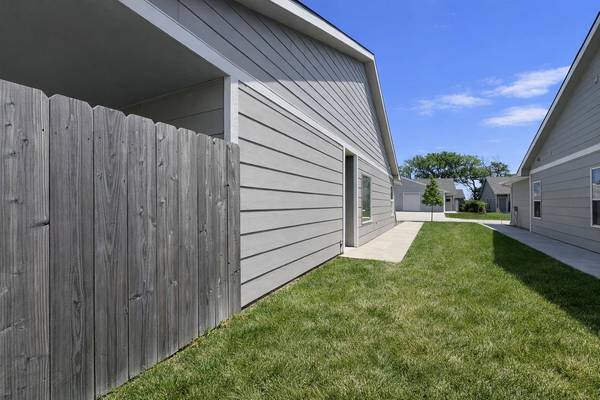 5400-5402 N Colburn Street, Bel Aire, KS 67220