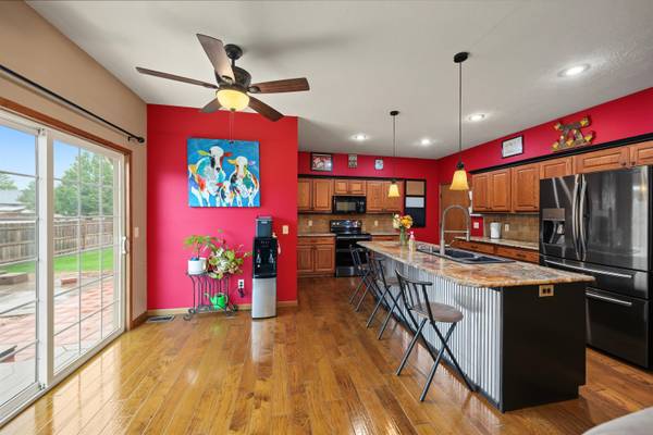 2872 Melanie Ln, Salina, KS 67401