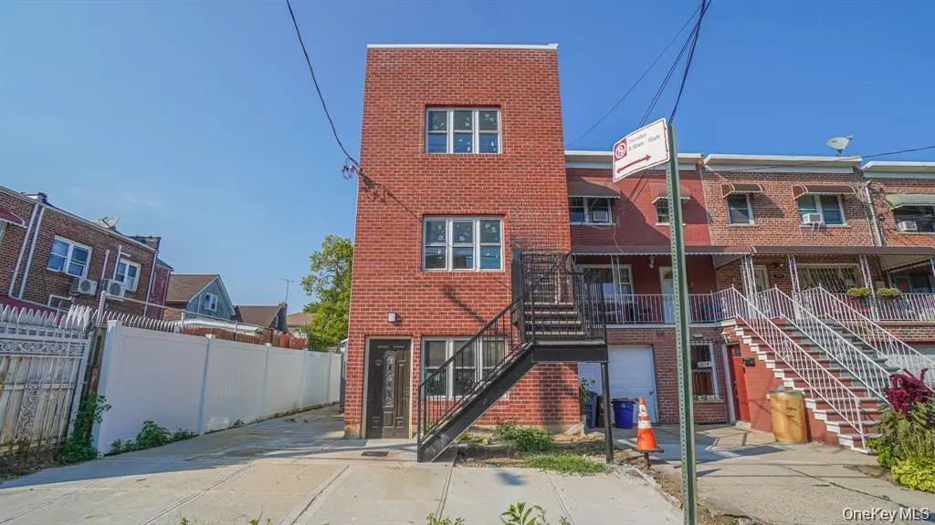 1011 E 221st ST, Bronx, NY 10469