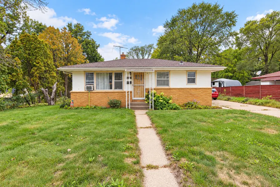 1445 McAfee ST, Saint Paul, MN 55106