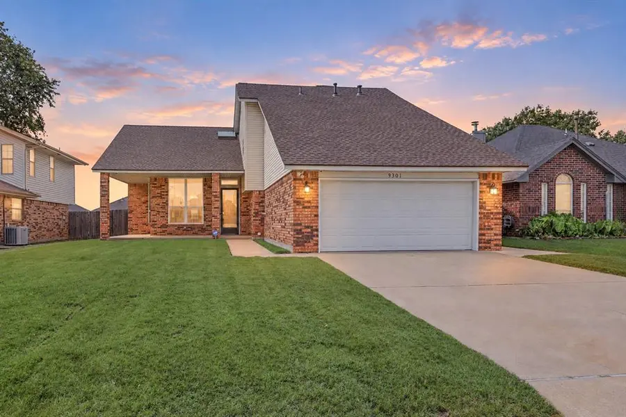 9301 Buttonwood AVE, Moore, OK 73160
