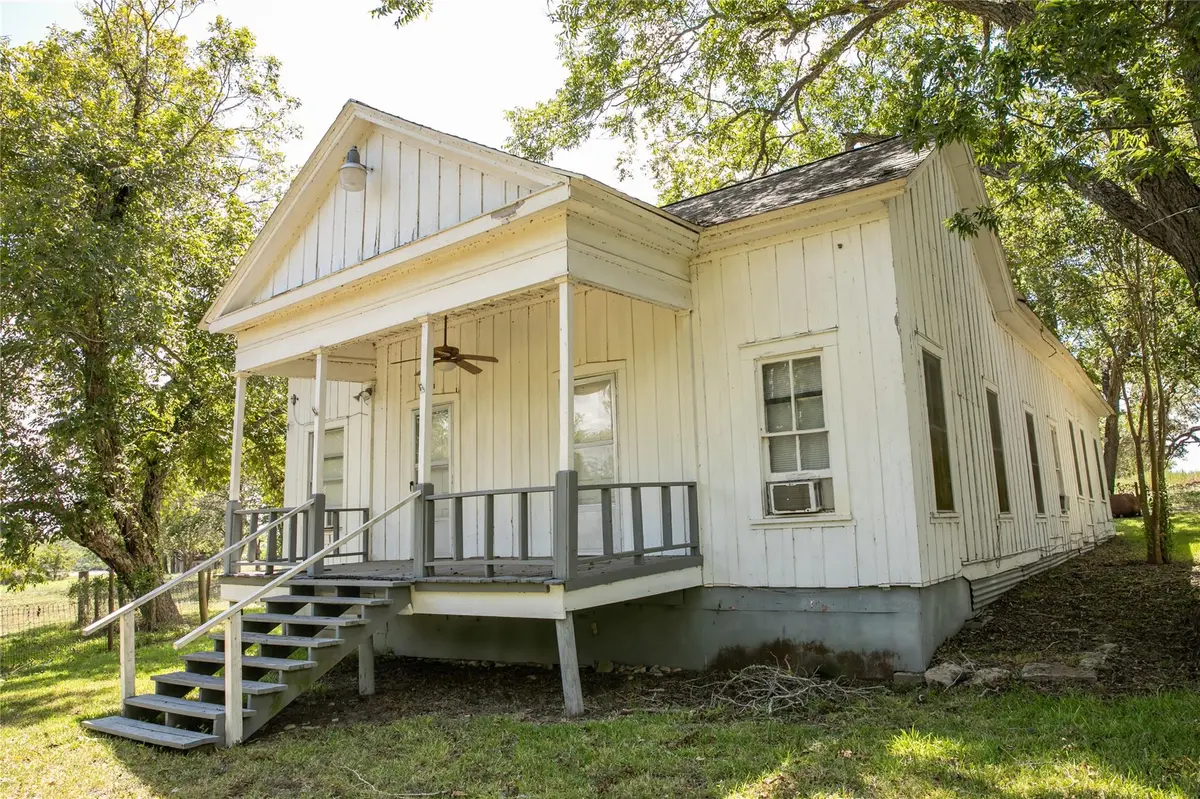 12819 W Burton ST, Burton, TX 77835