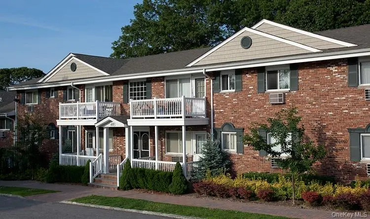 457 Lincoln BLVD #4-1G, Hauppauge, NY 11788
