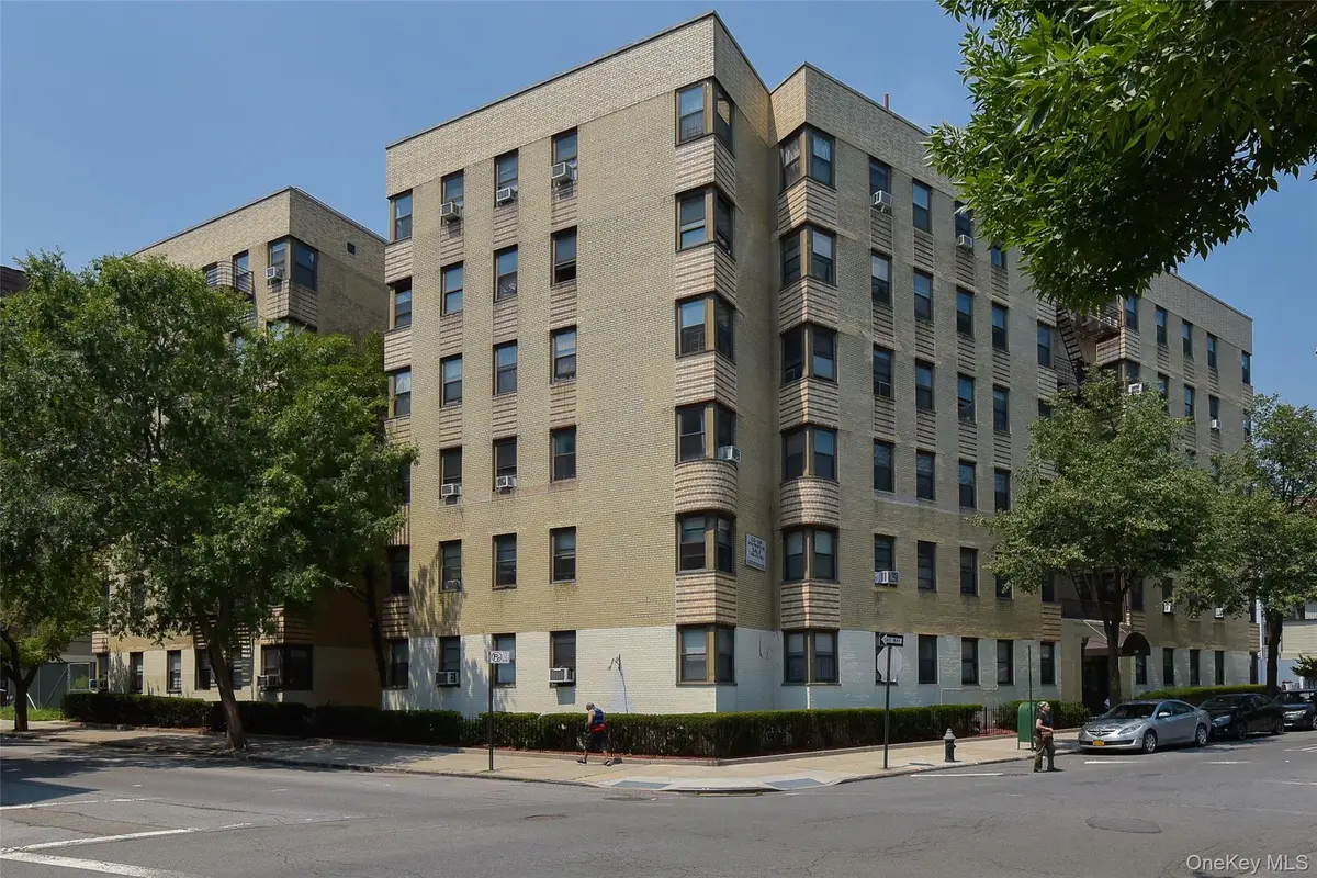 340 E Mosholu Pkwy #4-E, Bronx, NY 10458