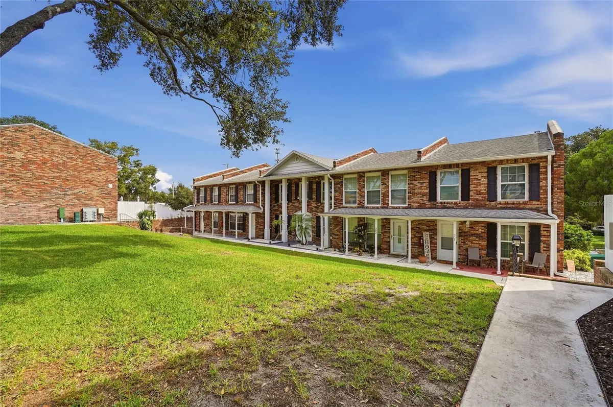 5850 CYPRESS GARDENS BLVD #303, Winter Haven, FL 33884