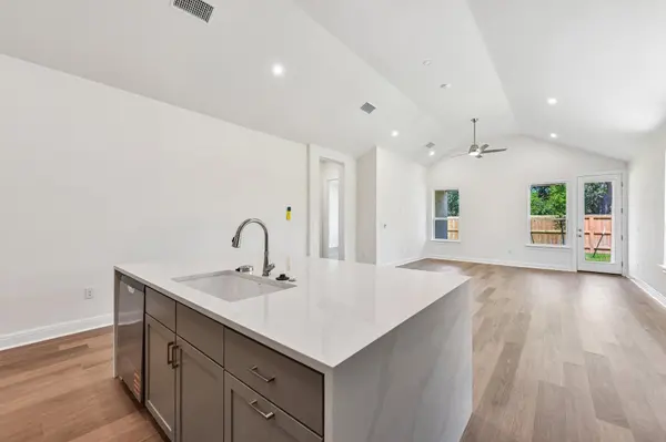 173 Comfort DR, Buda, TX 78610